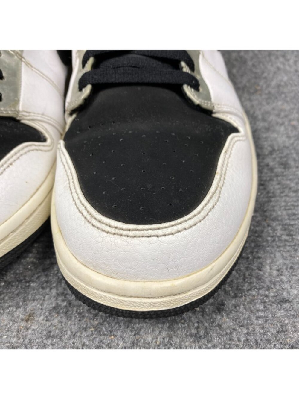 Jordan 1 Mid Sneakers Mens 12 Alternate Think 16 White Black Silver 554724-121 - Picture 8 of 16
